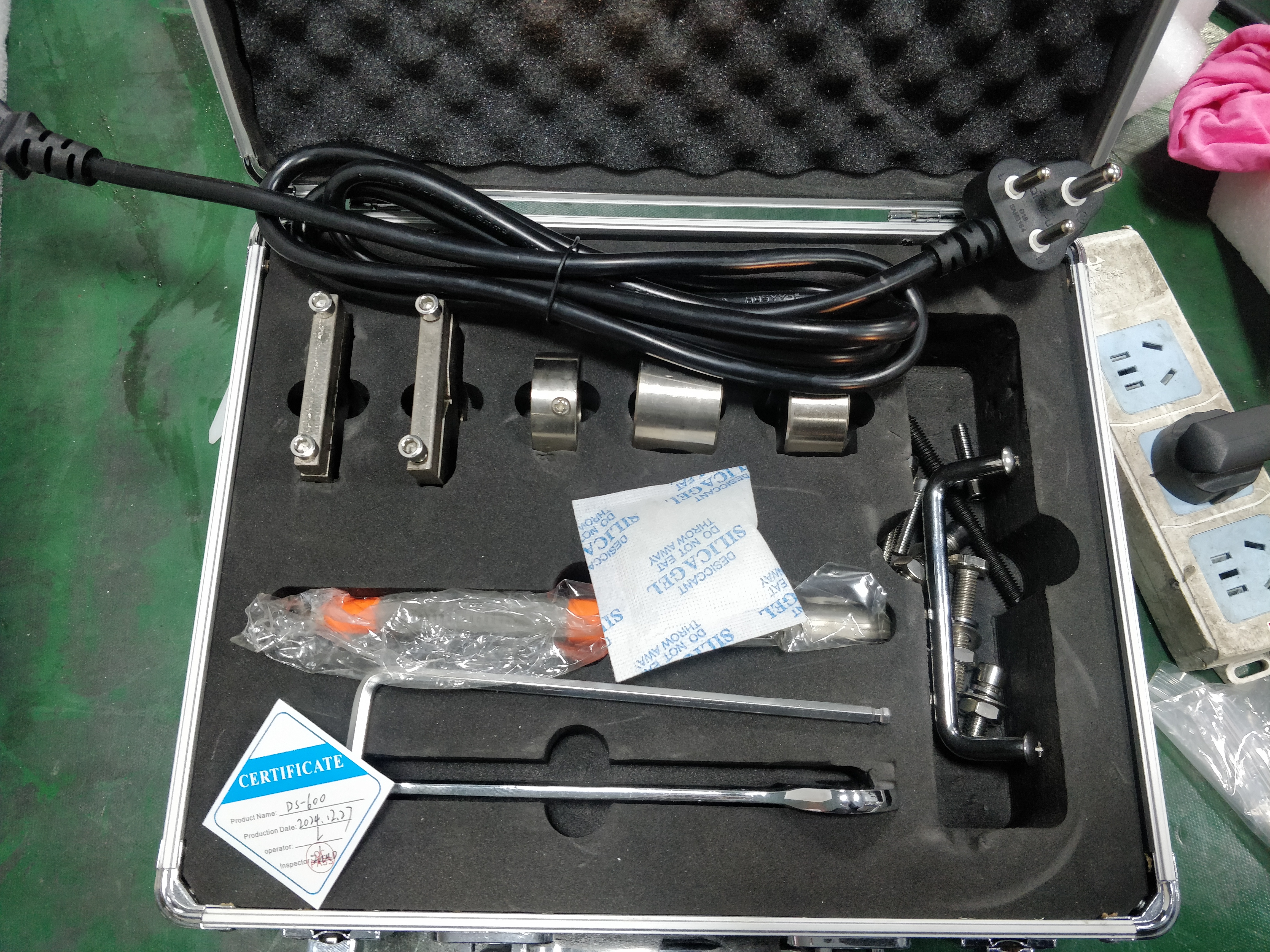 metallurgical precision cutting machine
