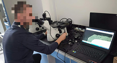 Bright and dark field observation and polarized light observation application test of trinocular inverted metallurgical microscope