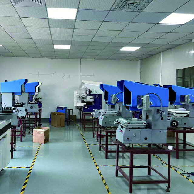 EBP horizontal profile projector